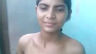 ஃபிஷ்நெட் சூட்டில் கடுமையான எஜமானி அடிமை புண்டை நக்கி கொடுக்கிறாள்
