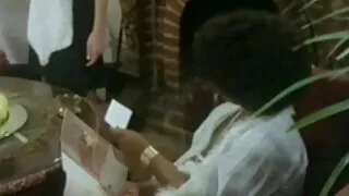 குதிகால் வளைந்த புருனா அழகி காதலனின் சேவலை குடியேறுகிறது