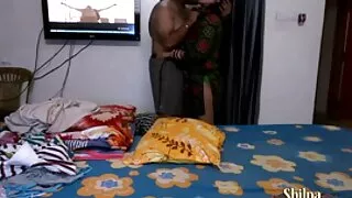 ஊடுருவலுக்கு முன் ஹேரி லத்தீன் குத ஈரமான நாக்கு