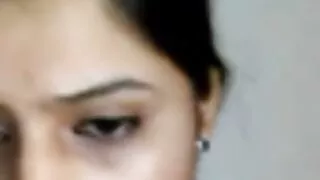 சிறிய மார்பகங்கள் ஒரு இளம் ரஷியன் பள்ளி கழுதை இரண்டு சேவல்