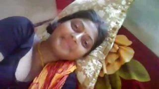 இளம் ரஷ்ய பெண் குழு உடலுறவில் பங்கேற்க கட்டாயப்படுத்தப்பட்டார்