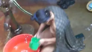 இளம் பெண் படுக்கையறை மனிதன் இழுத்து தைரியமாக செக்ஸ்